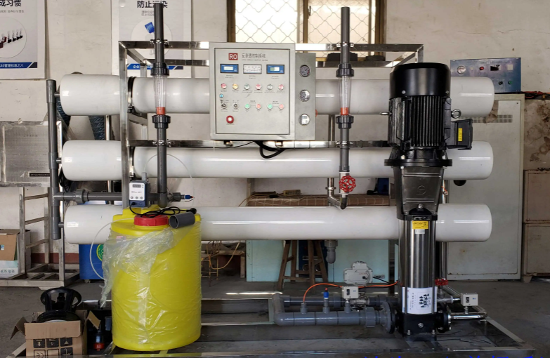 1-10噸小型<a href=http://m.ricmtju.com.cn/fstcjssb/ target=_blank class=infotextkey>反滲透凈水設備</a>